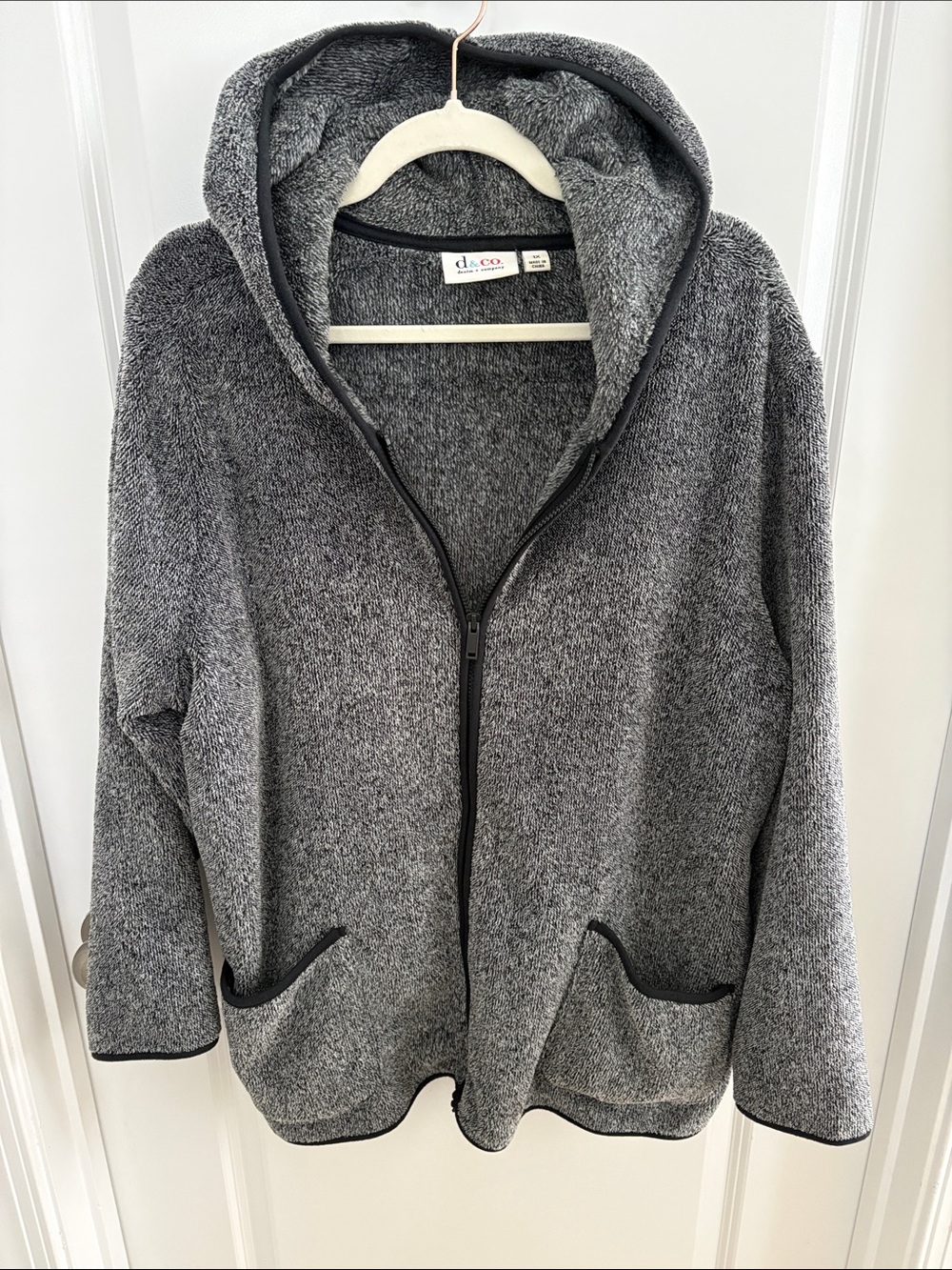 d.e.c.o. Women's Hooded Zip-Front Cardigan Sweater in Heather Gray